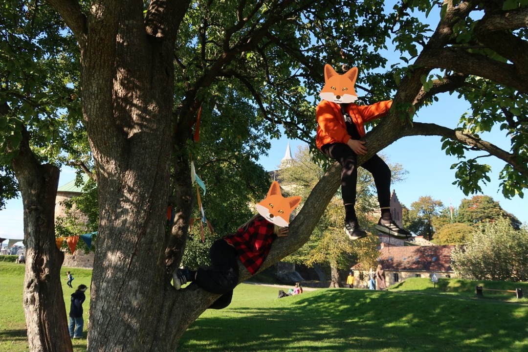 et par mennesker i et tre